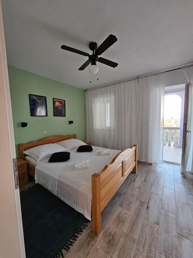 Apartman Lila Cunski Екстер'єр фото