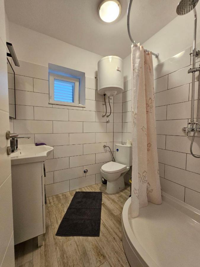 Apartman Lila Cunski Екстер'єр фото