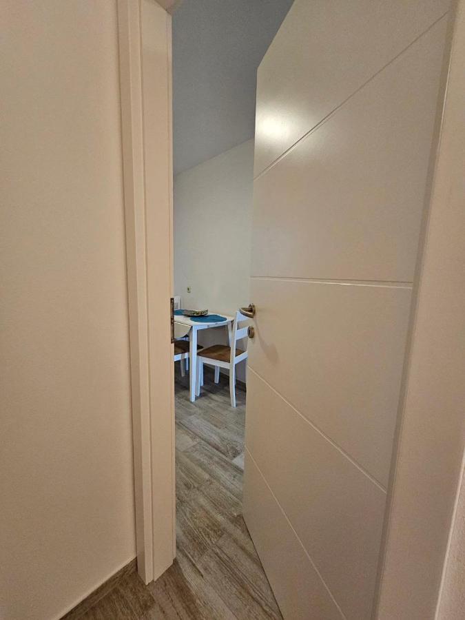 Apartman Lila Cunski Екстер'єр фото