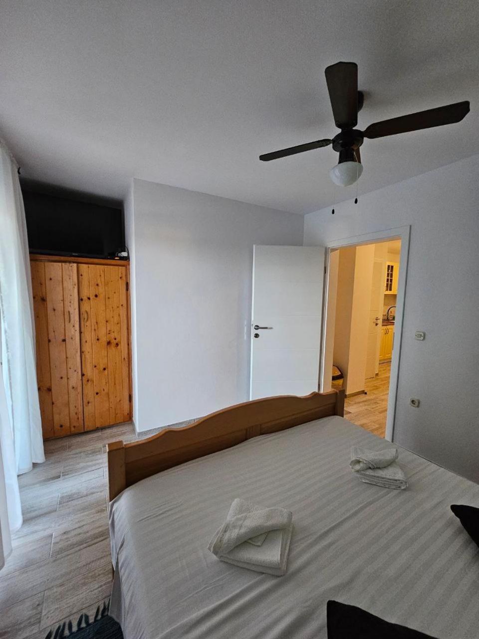 Apartman Lila Cunski Екстер'єр фото